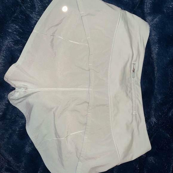 Lululemon Speed Up Short 2.5” - Picture 3 of 6